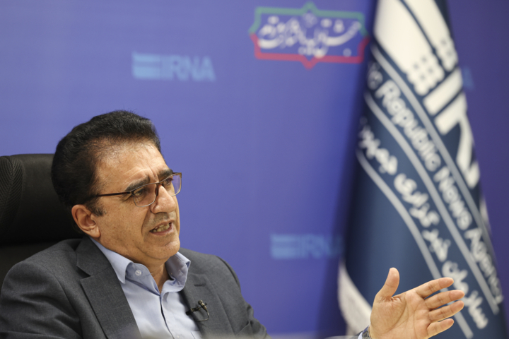 حضور «قادر آشنا» مشاور وزیر وزیر فرهنگ و ارشاد اسلامی و دبیر شورای فرهنگ عمومی کشور در ایرنا