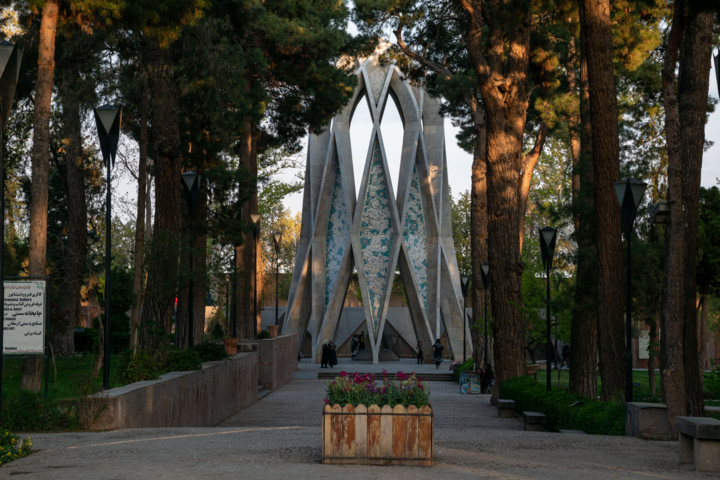 ۲۸ اردیبهشت ؛ «روز خیام»