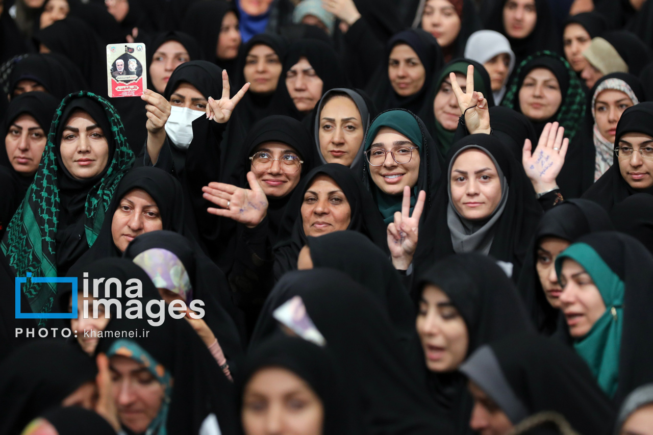 تدوین سند بررسی وضعیت زنان و خانواده فارس؛ مشاوران امور بانوان توانمند میشوند