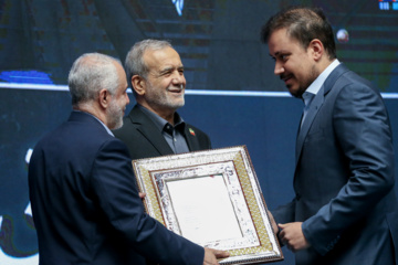 سالگرد شهادت شهید جمهور و شهدای خدمت