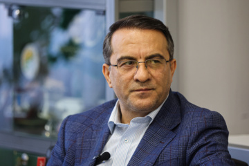 بازدید رییس امور اداری و استخدامی از ایرنا
