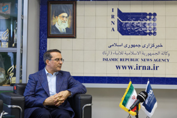 بازدید رییس امور اداری و استخدامی از ایرنا
