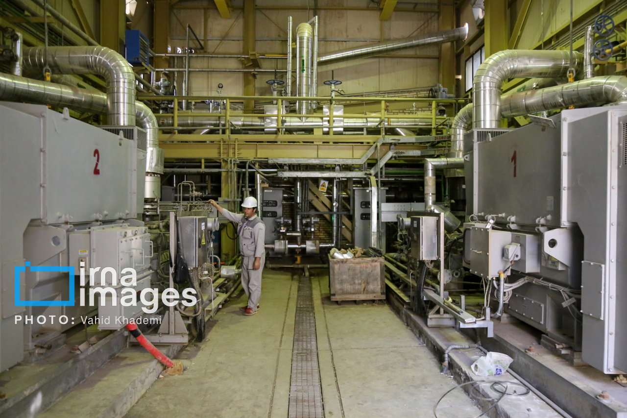 تمرکز مدیریت قم بر حمایت از فعالیتهای علمی و فرهنگی و توسعه صنعت است