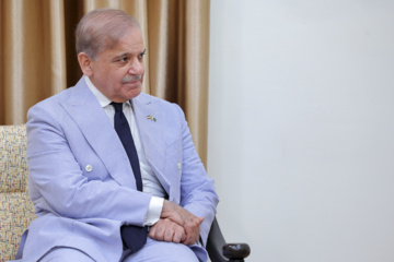 دیدار نخست‌وزیر پاکستان با رهبر انقلاب