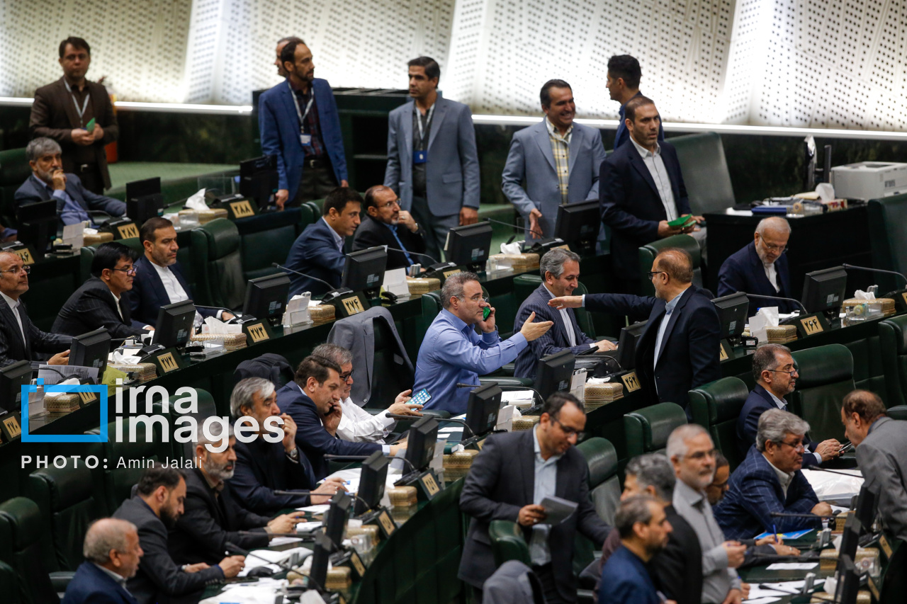 تذکرات نمایندگان مجلس/ تاکید بر حل مشکلات کامیونداران و ارائه تسهیلات به مناطق محروم تذکرات نمایندگان مجلس/ تاکید بر حل مشکلات کامیونداران و ارائه تسهیلات به مناطق محروم