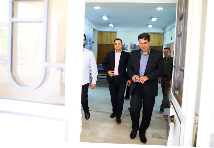 نماینده مجلس: پیگیر برقی شدن قطار سنندج- تهران هستیم/ قانون فعلی معادن ظالمانه است
