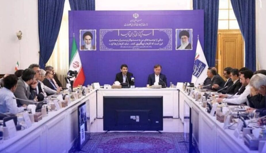 استاندار بوشهر: زیرساخت‌های ارتباطی و دیجیتال در این استان توسعه یابد