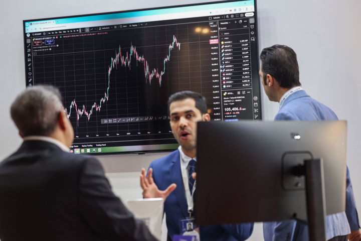 بورس از شرایط اضطراب خارج شده است/ رضایت فعالان بازار از عدم دخالت دولت