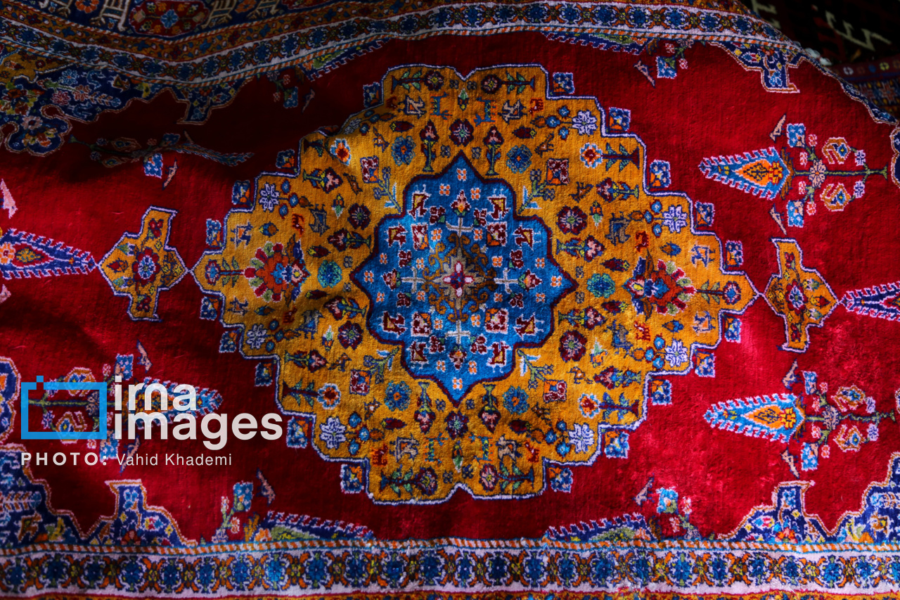 افغانستان و ترکیه با استخدام بافندگان ایرانی به رقیب ایران بدل شده‌اند