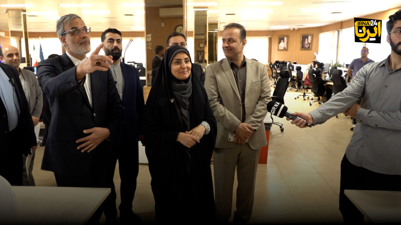 وزیر راه و شهرسازی از ایرنا بازدید کرد