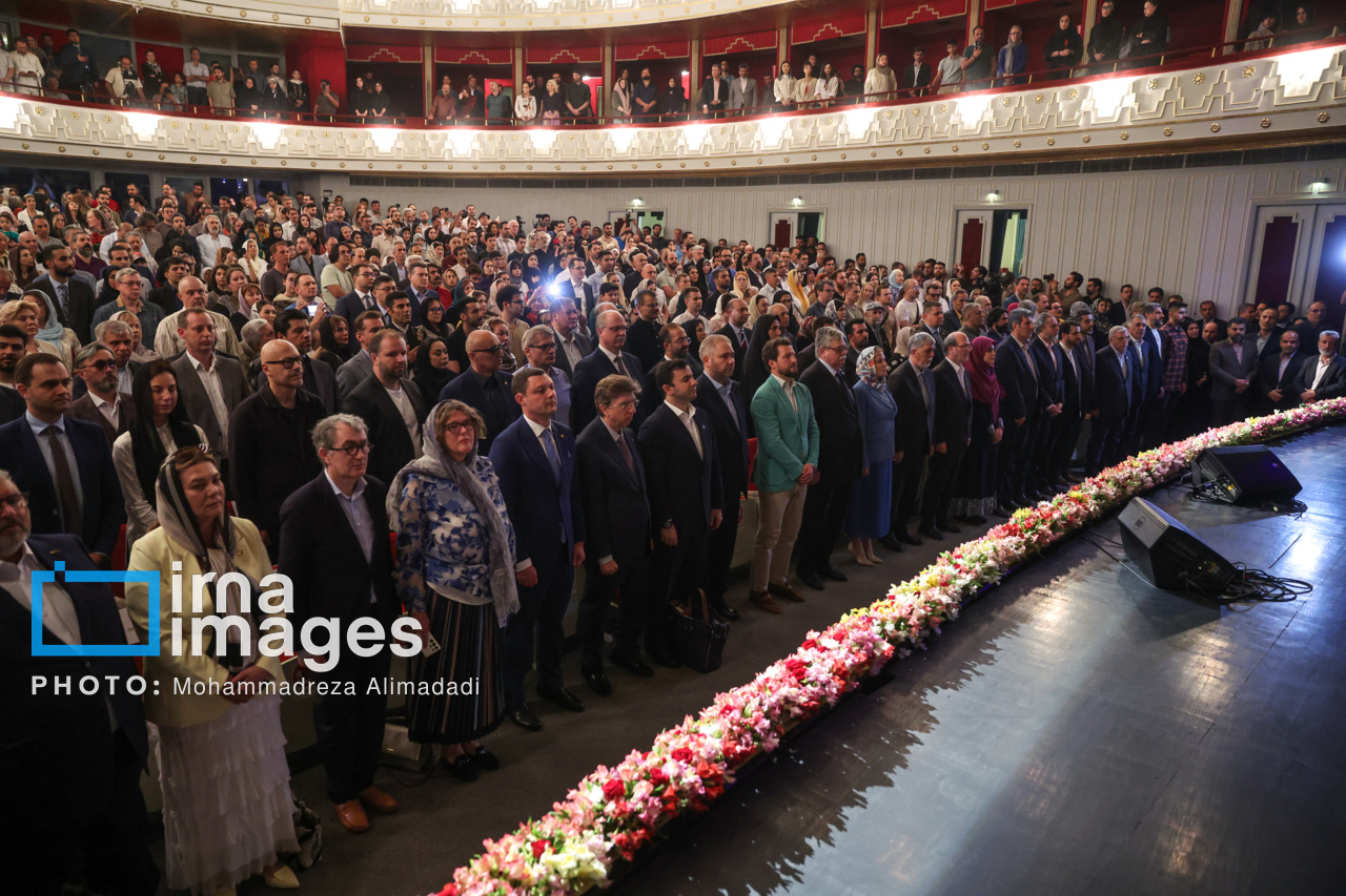 ارتقای دیپلماسی فرهنگی و تعاملات بین‌المللی/ زمینه بازگشت ایرانیان خارج‌نشین فراهم شد