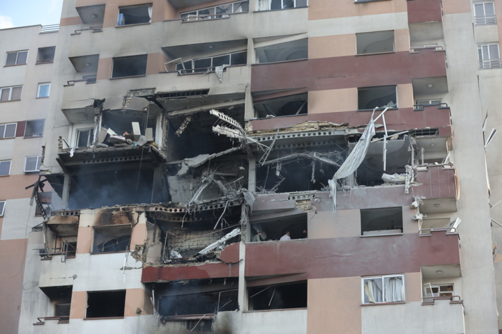 زاکانی: همه ساختمانهای آسیبدیده از جنگ تا هفته آینده تعیینتکلیف میشوند