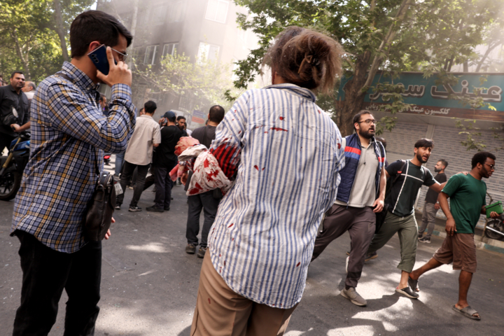 بهاروند: دیپلماسی در دوره جنگ تعطیل نمیشود/ اولین گزینه در مقابل هر تجاوزی، مقاومت است