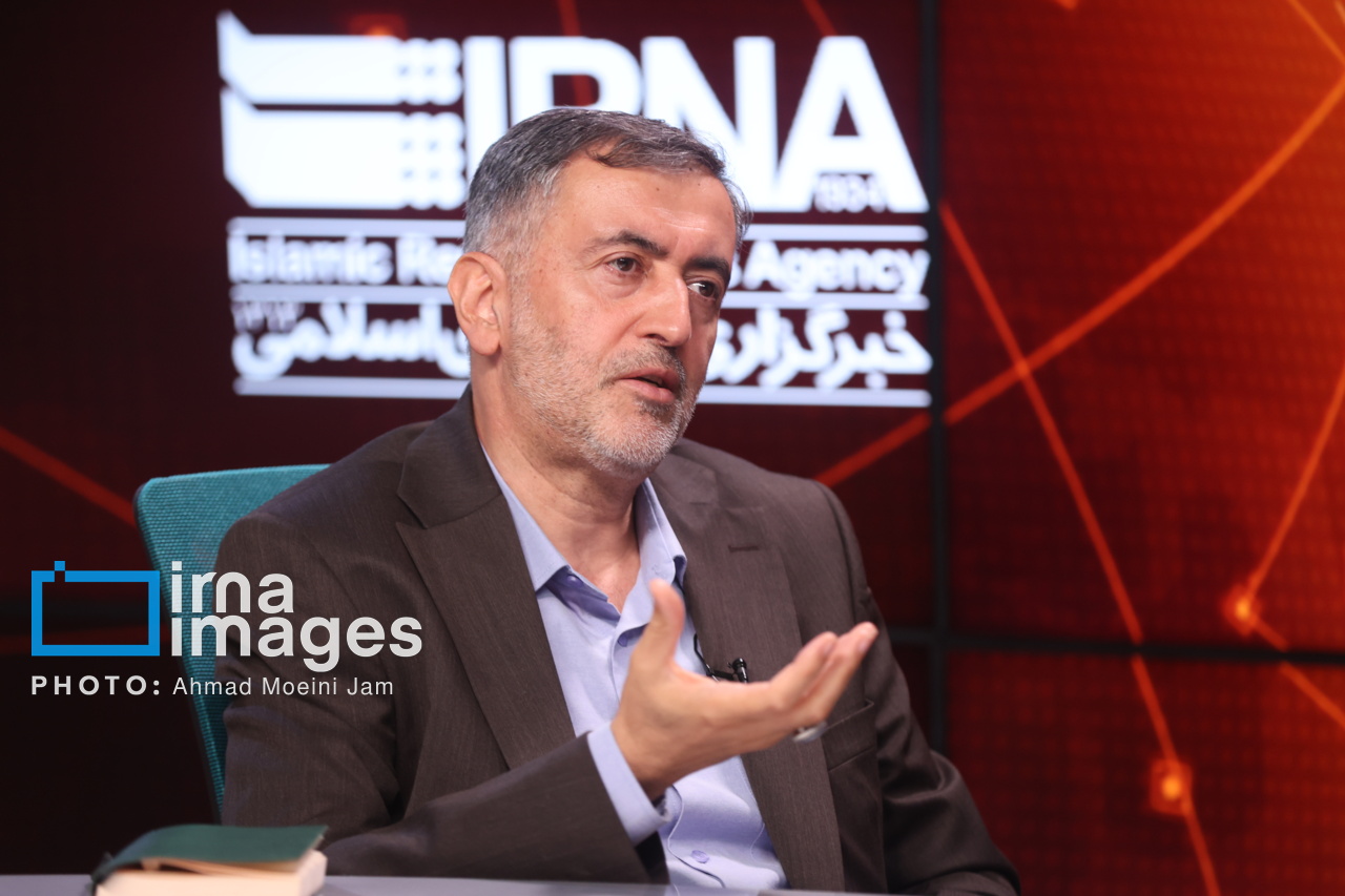 عبدالله گنجی: نقطه اتکا دشمن برای شکست ایران، عرصه اجتماعی بود