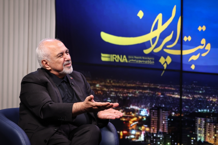 مردم را بیگانه ندانیم /دیپلماسی فرصت است نه تهدید/ زمینه ساز نفوذ را پیدا کنیم