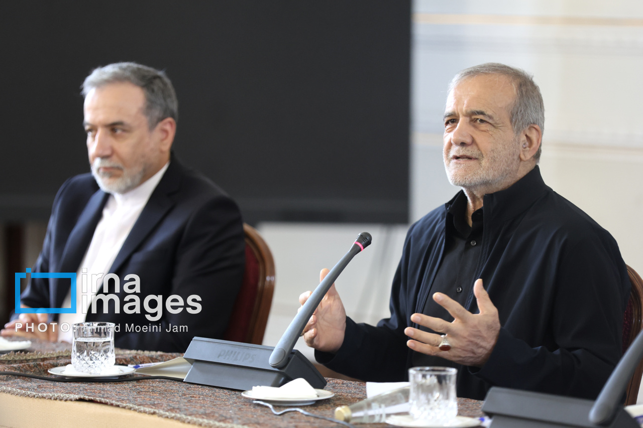 پزشکیان: دیپلماسی کشور در اوج جنگ فعال ماند