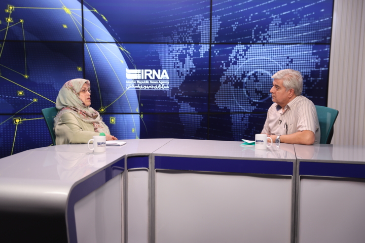 انتقاد آذر منصوری از مخالفان مذاکره: چه جایگزینی دارید؟/ مهار تندروها باید بخشی از پروژه وفاق پزشکیان باشد 2