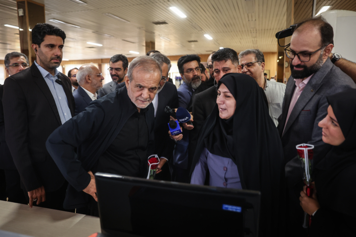 تاکید پزشکیان بر نقش وحدتآفرین رسانهها/ همه برای سربلندی ایران ایستادهایم