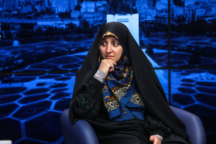 اهتمام دولت چهاردهم برای رفع موانع شکوفایی زنان/ زن و مرد ۲بال پرواز برای کسب افتخار هستند