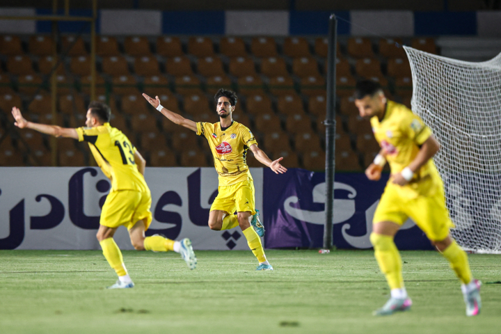 بازگشت فجر به ورزشگاه پارس شیراز پس از پنج سال برابر گل گهر سیرجان