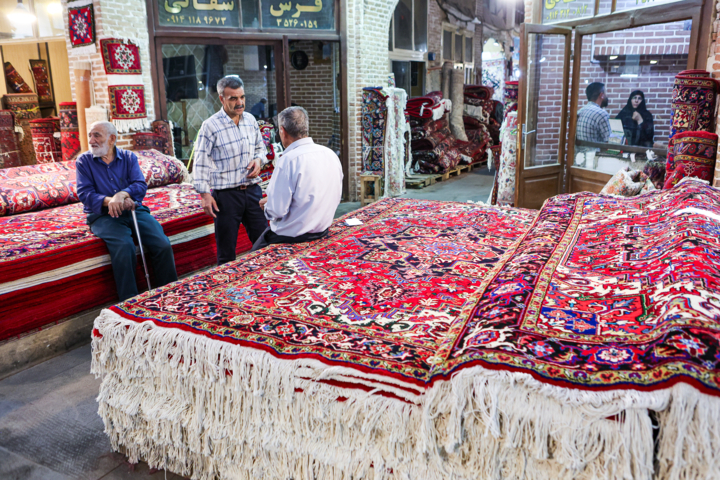 فارس پیش قدم شد؛ نقشه راه نجات فرش دستباف با وعده تسهیلات و خانه‌فرش