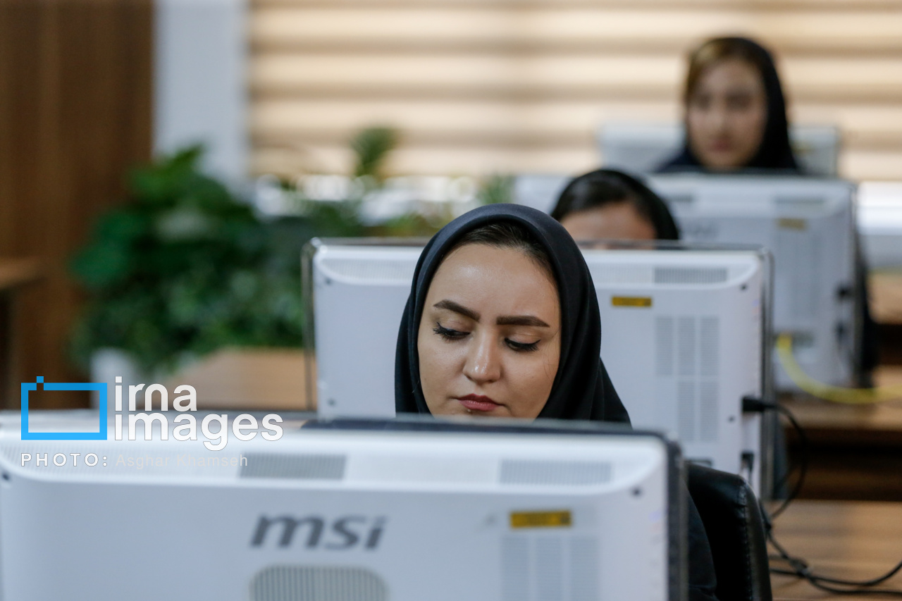 ساعت کاری ادارات و بانک ها تا پایان شهریور تغییر نمی کند - ایرنا