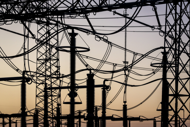 پایداری شبکه برق هرمزگان در اوج بحران جوی با اقدامات پدافندی