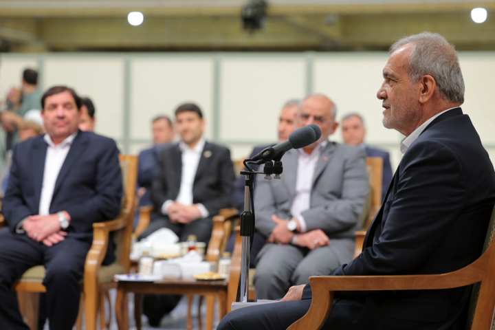 پیام حمایتهای رهبر انقلاب از پزشکیان برای کنشگران سیاسی