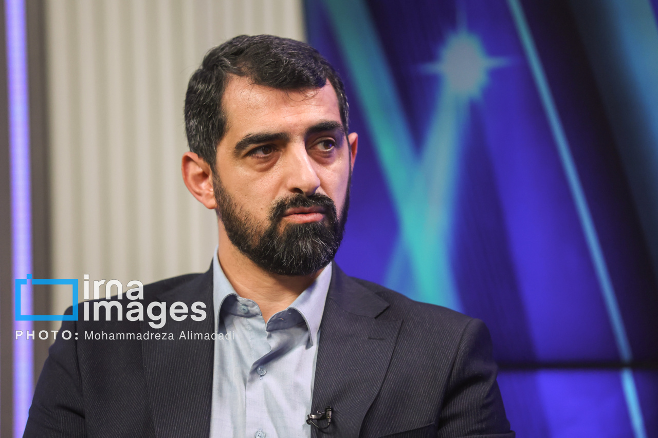 داوری: امیدوارم جامعه ورزش در مسیر شهید سلیمانی حرکت کند