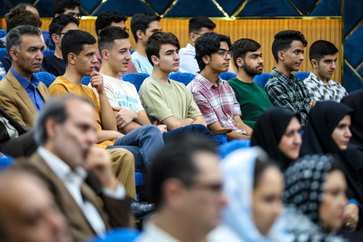 پزشکیان: در مقابل زیادهخواهیها سر خم نمیکنیم