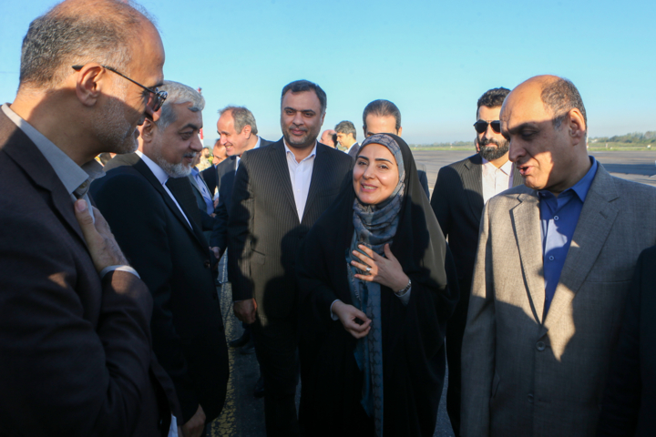 فرزانه صادق راه‌های برون‌رفت از مشکلات گیلان را بررسی کرد