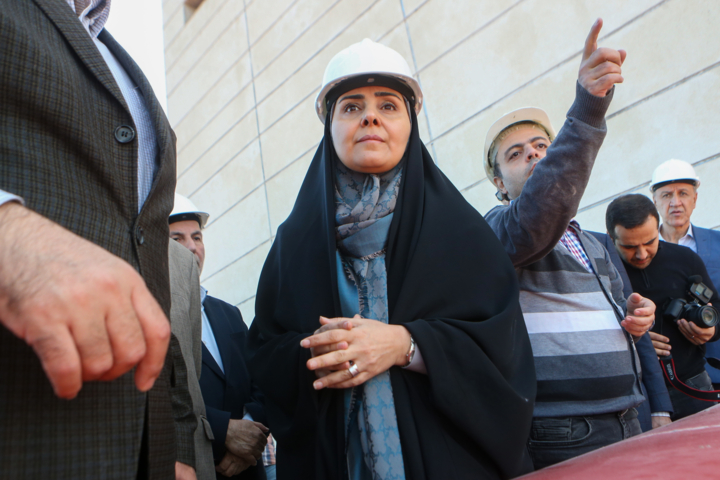 فرزانه صادق راه‌های برون‌رفت از مشکلات گیلان را بررسی کرد