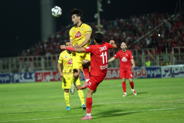 فجر در کمین صدرنشین؛ آزمون دشوار تراکتور در شیراز