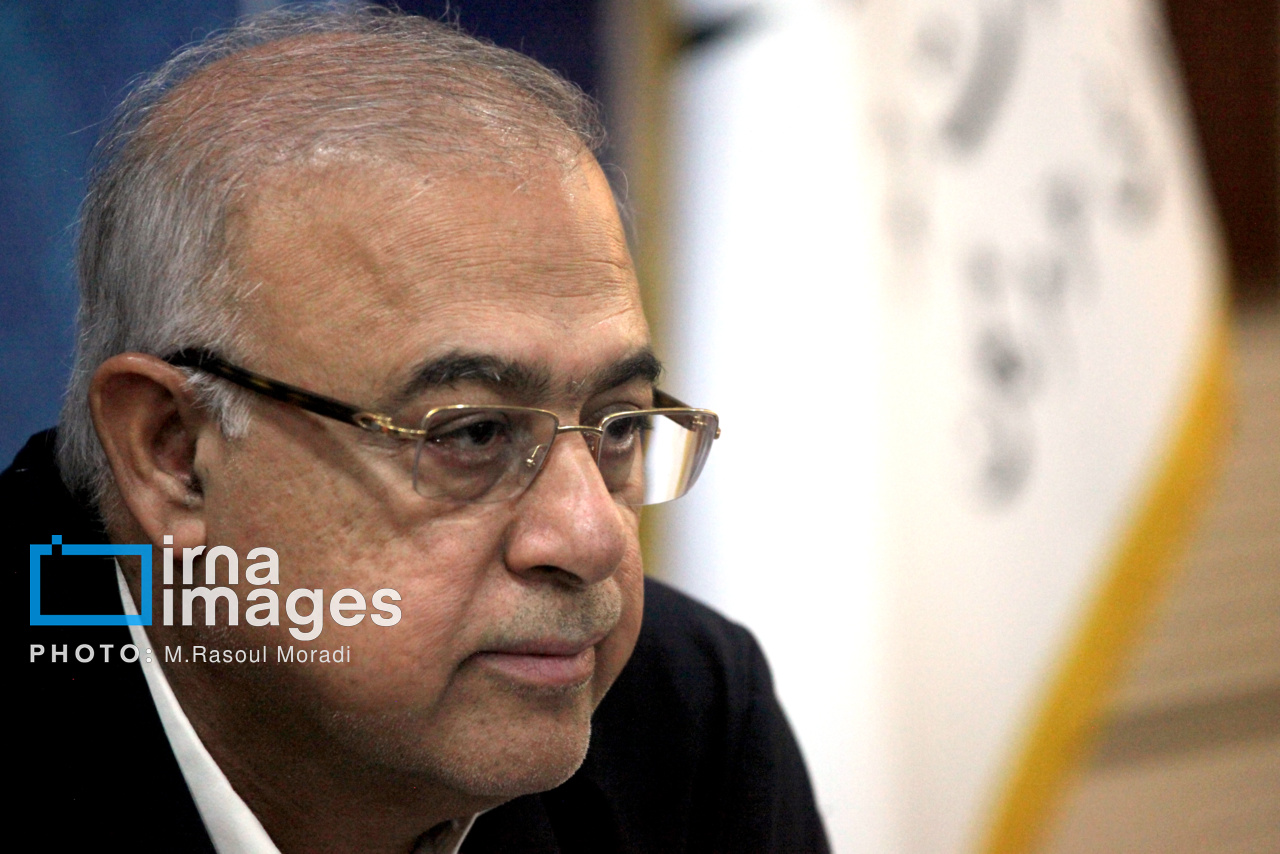 استاندار هرمزگان: اتاق فکر توسعه استان با مشارکت مستقیم دانشجویان تشکیل شود