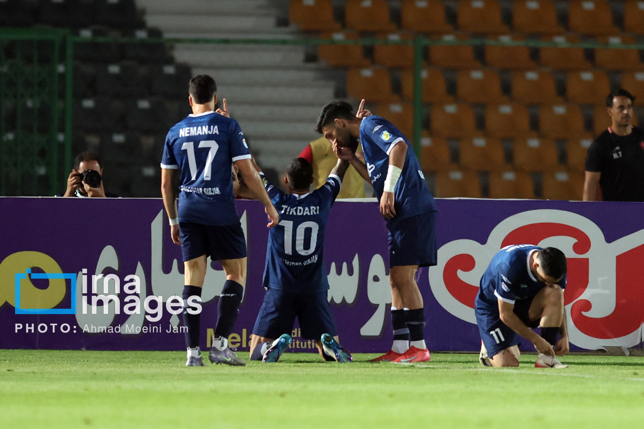 برتری گلگهر در نیمه نخست دیدار با پرسپولیس؛ سه گل تماشایی