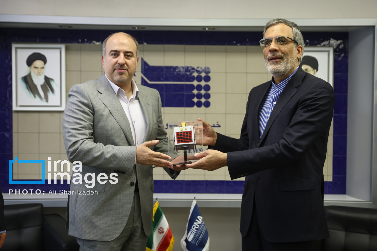 رئیس موسسه تحقیقات فضایی از IRNA بازدید کرد