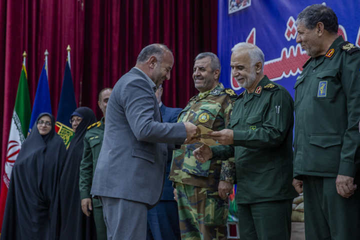 کلید پیروزی ما در مقابل دشمنان حفظ اتحاد و یکپارچگی است