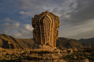 مرگ آرام شیرهای سنگی