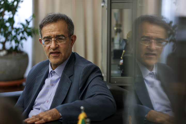 انتشار آثار بدون اجازه مولف یا ناشر، خلاف اخلاق است