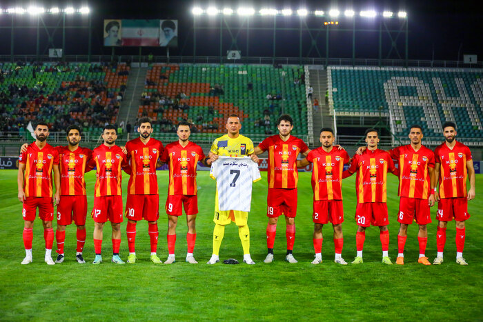 فجرسپاسی و فولاد در ایستگاه پایانی نیم‌فصل؛ جدال آرامش و بحران در ورزشگاه پارس