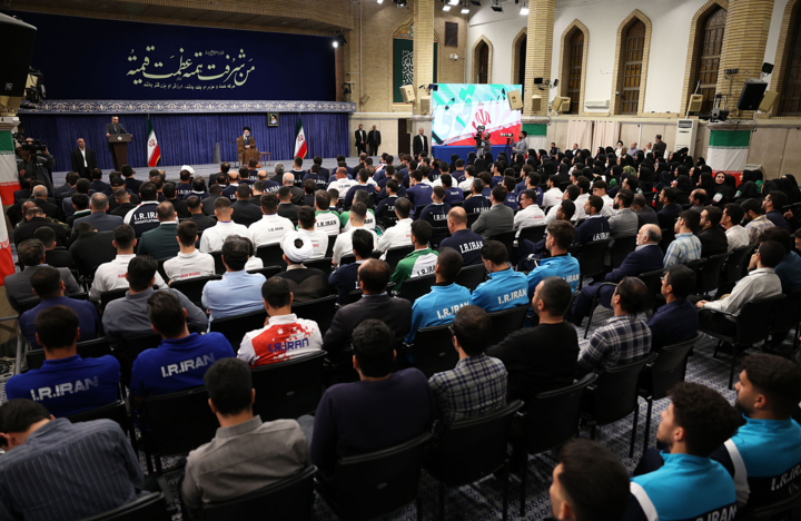 دنیامالی: جامعه ورزش در مسیر رهبر شهید گام برمیدارد؛ تاوان این اشکها را خواهند داد