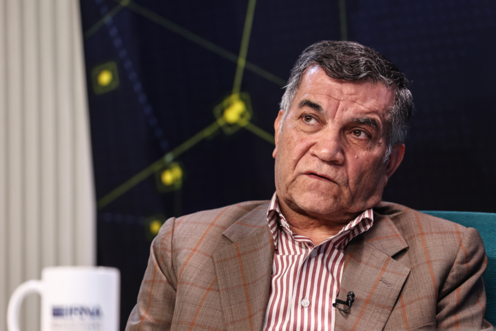 پزشکیان با وفاق نشانه‌های گسست حاکمیتی را از میان برداشت/ دولت چهاردهم مظلوم و تنهاست