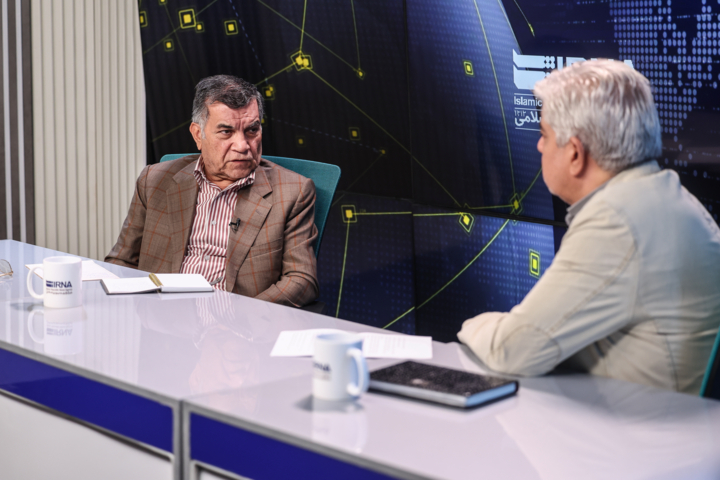 پزشکیان با وفاق نشانه‌های گسست حاکمیتی را از میان برداشت/ دولت چهاردهم مظلوم و تنهاست