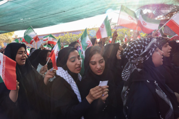 آیین آغاز اردوی دانش آموزی در یادمان شهدای هویزه