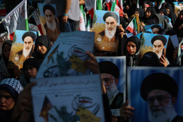 آیین آغاز اردوی دانش آموزی در یادمان شهدای هویزه