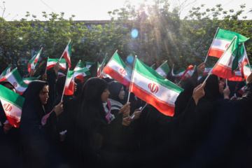 آیین آغاز اردوی دانش آموزی در یادمان شهدای هویزه