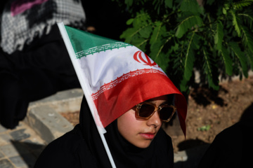 آیین آغاز اردوی دانش آموزی در یادمان شهدای هویزه