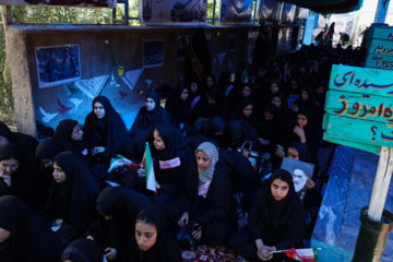 آیین آغاز اردوی دانش آموزی در یادمان شهدای هویزه