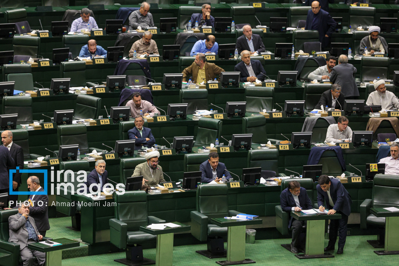 نماینده مردم مشهد: تغییر برخی از مدیران برای کمک به شرایط کشور ضروری است