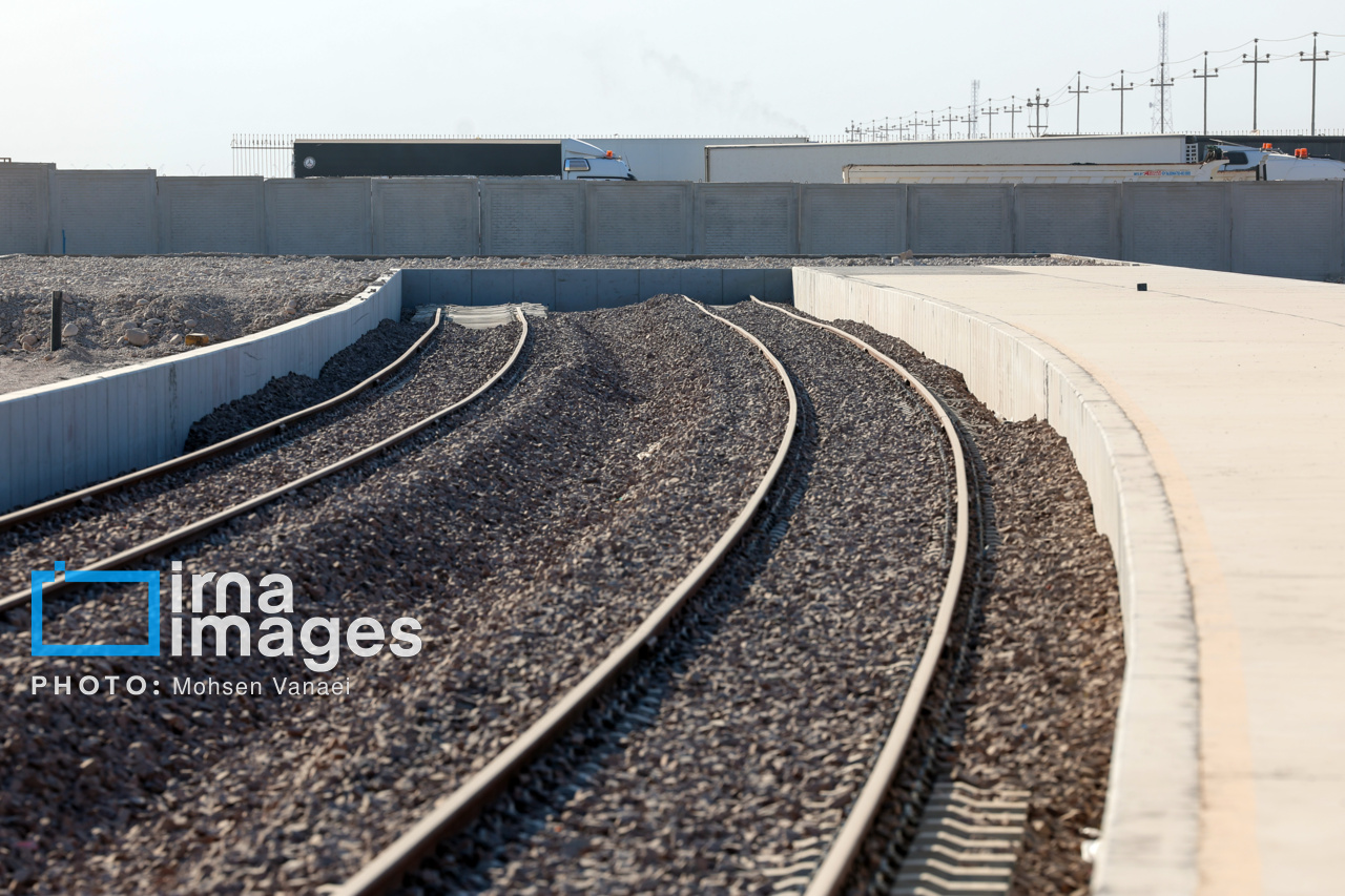 اتمام مین‌روبی و پیشرفت ۲۵ درصدی پل روگذر بازشو راه‌آهن بصره - شلمچه